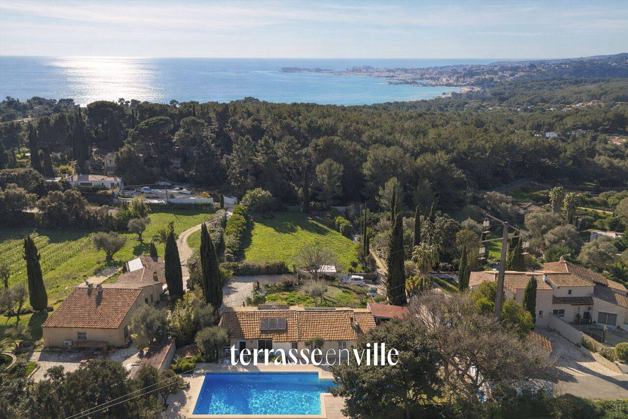 Maison 6 pièces 160 m² · à Sanary-sur-Mer · 160 m² · 1 040 000 €