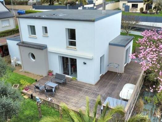 Maison de plain-pied à vendre 298 452 € 5 pièces 4 chambres 103 m² 610 m² de terrain Saint-Martin-des-Champs 29600