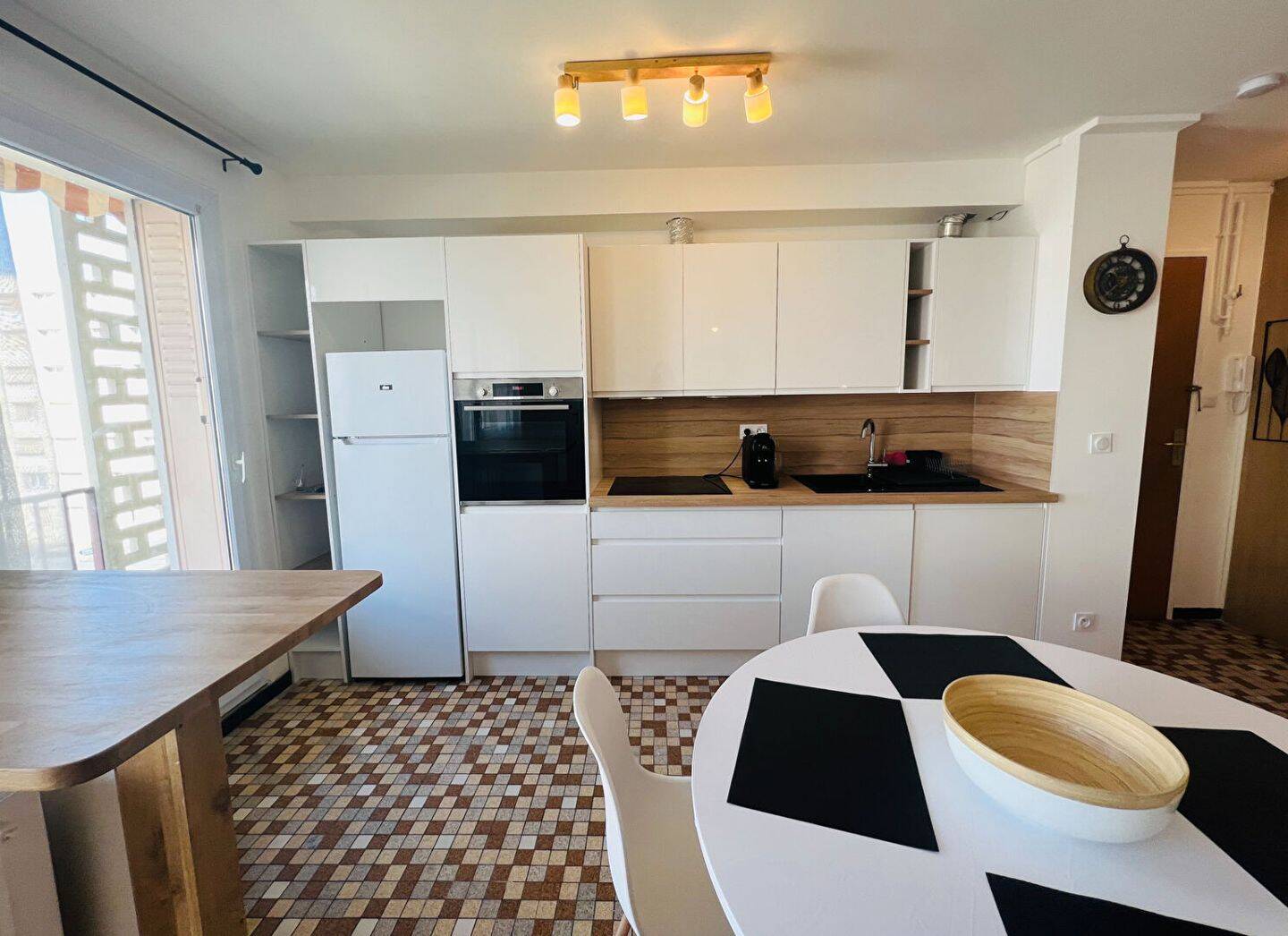 5 pièces 82 m² · à Villeurbanne · 81,5 m² · 530 €/mois