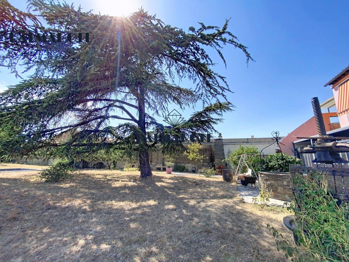 Maison 5 pièces 328 m² · à Pia · 328,3 m² · 180 000 €