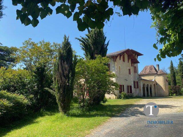 Maison 14 pièces 700 m² · à Bergerac · 700 m² · 630 000 €