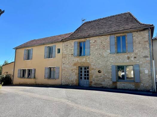 Maison à vendre 298 000 € 9 pièces 6 chambres 254,7 m² 1 577 m² de terrain Cazals 46250