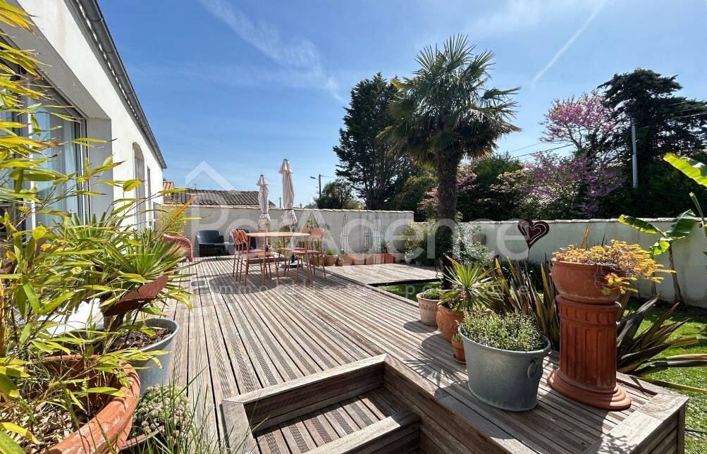 Maison 6 pièces 130 m² · à Saint-Palais-sur-Mer · 130 m² · 728 000 €