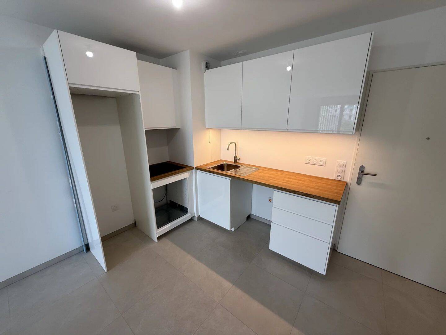 Appartement 2 pièces 43 m² · à Saint-Laurent-du-Var · 43 m² · 1 006 €