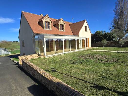 Villa à vendre 294 900 € 1 pièce 5 chambres 213 m² 27 223 m² de terrain Thurageau 86110