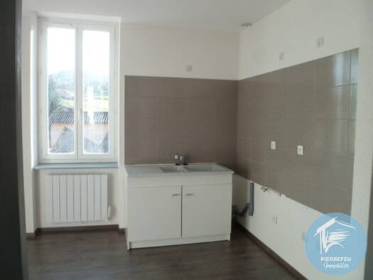 Appartement à louer 414 € 3 pièces 51,6 m² RDC Cublize 69550