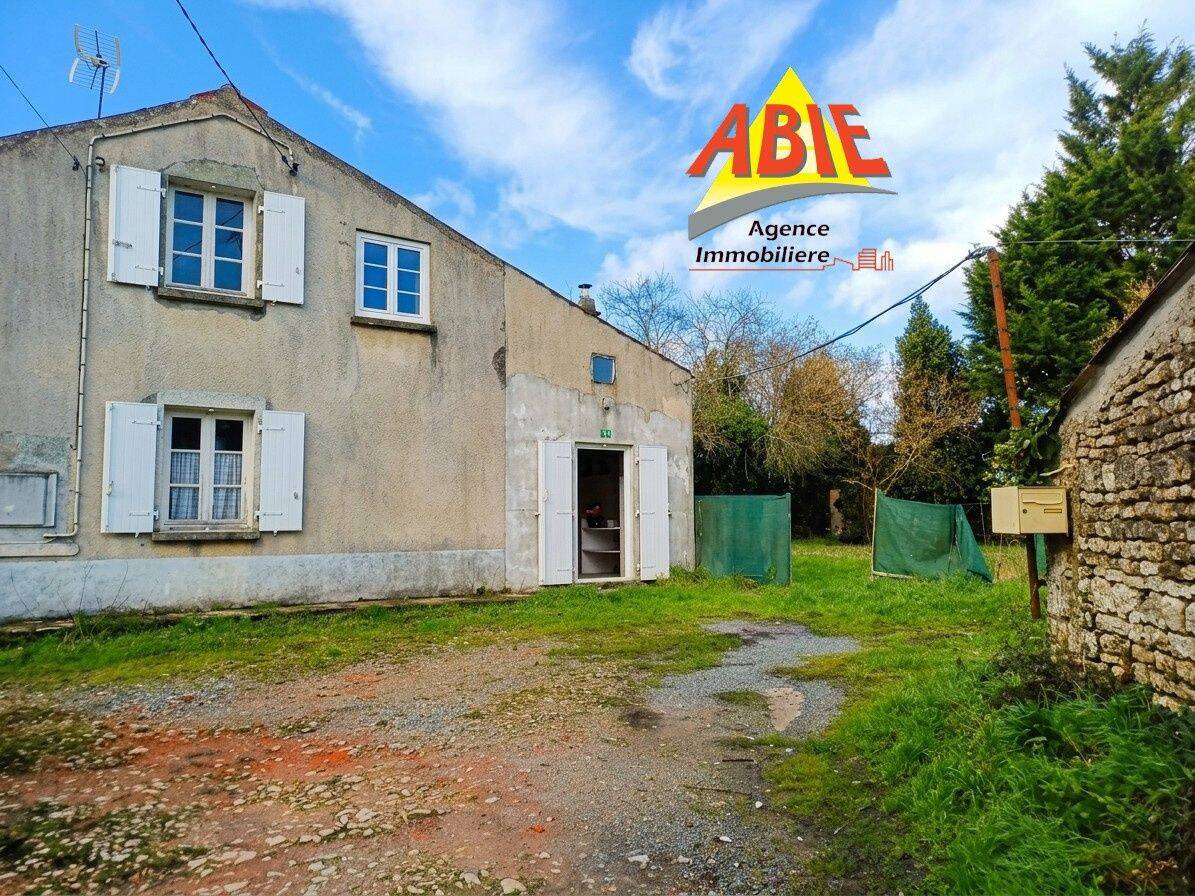 Maison 3 pièces 112 m² · à Saint-Hilaire-des-Loges · 112 m² · 88 000 €