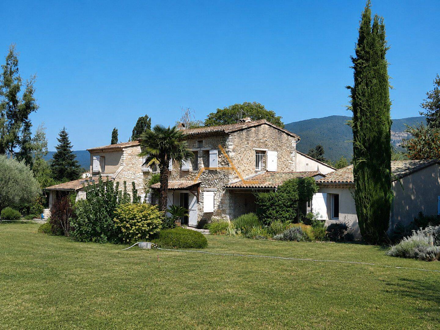 Maison 6 pièces 170 m² · à Dieulefit · 170 m² · 525 000 €