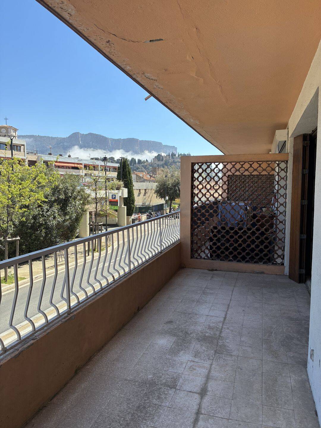 Appartement 2 pièces 42 m² · à Cassis · 42 m² · 890 €