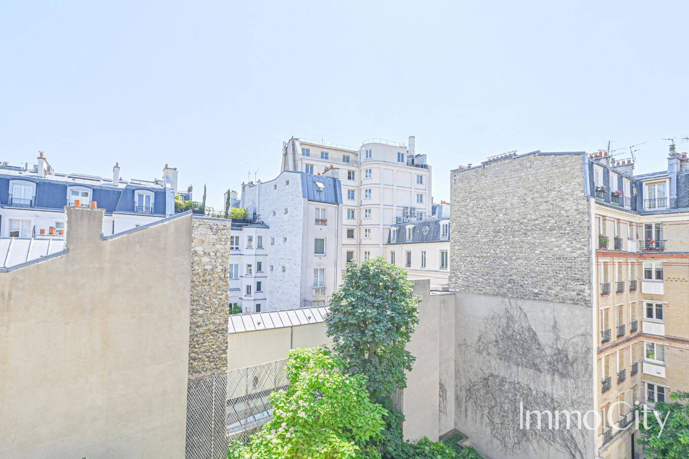Appartement 3 pièces 89 m² · à Paris 7ème Arrondissement · 89,3 m² · 3 088 €