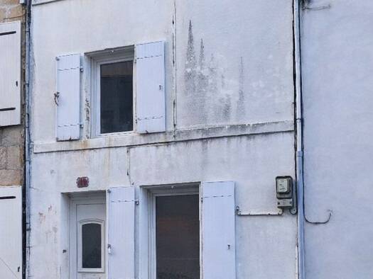 Maison de ville à vendre 141 000 € 4 pièces 2 chambres 75 m² 25 m² de terrain Quartier Nord Niort 79000