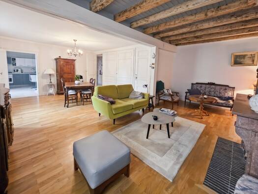 Maison à vendre 223 500 € 4 pièces 3 chambres 117 m² 145 m² de terrain Préfecture Lons-le-Saunier 39000