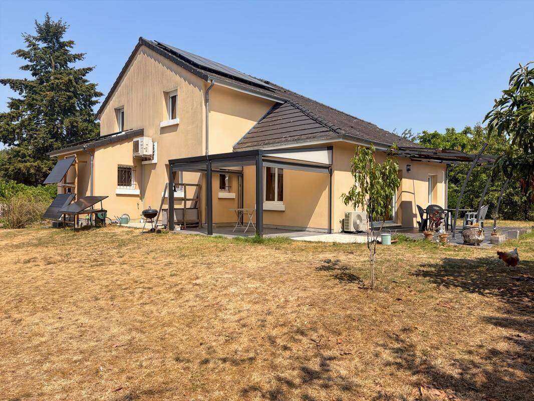 Maison 5 pièces 186 m² · à Foëcy · 186,2 m² · 272 000 €