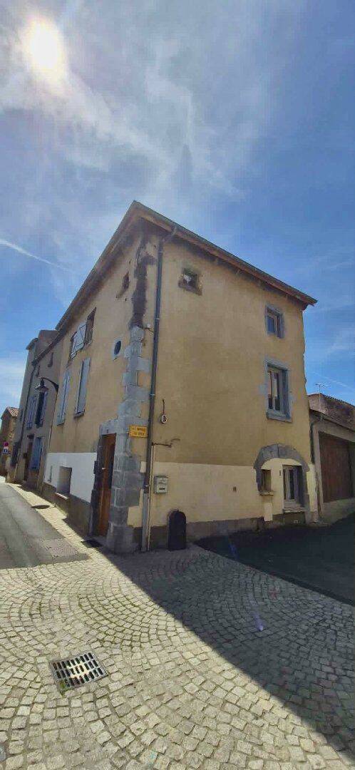 Maison 4 pièces 96 m² · à Mirefleurs · 96 m² · 152 000 €