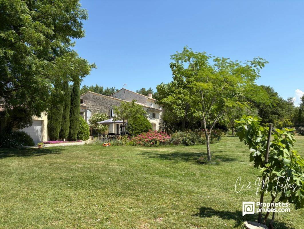 Maison 10 pièces 300 m² · à Visan · 300 m² · 1 095 000 €