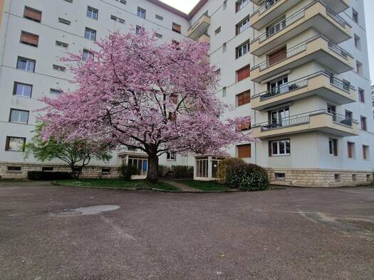 Appartement à vendre 155 000 € 4 pièces 3 chambres 87 m² RDC Montrapon - Montboucons Besançon 25000