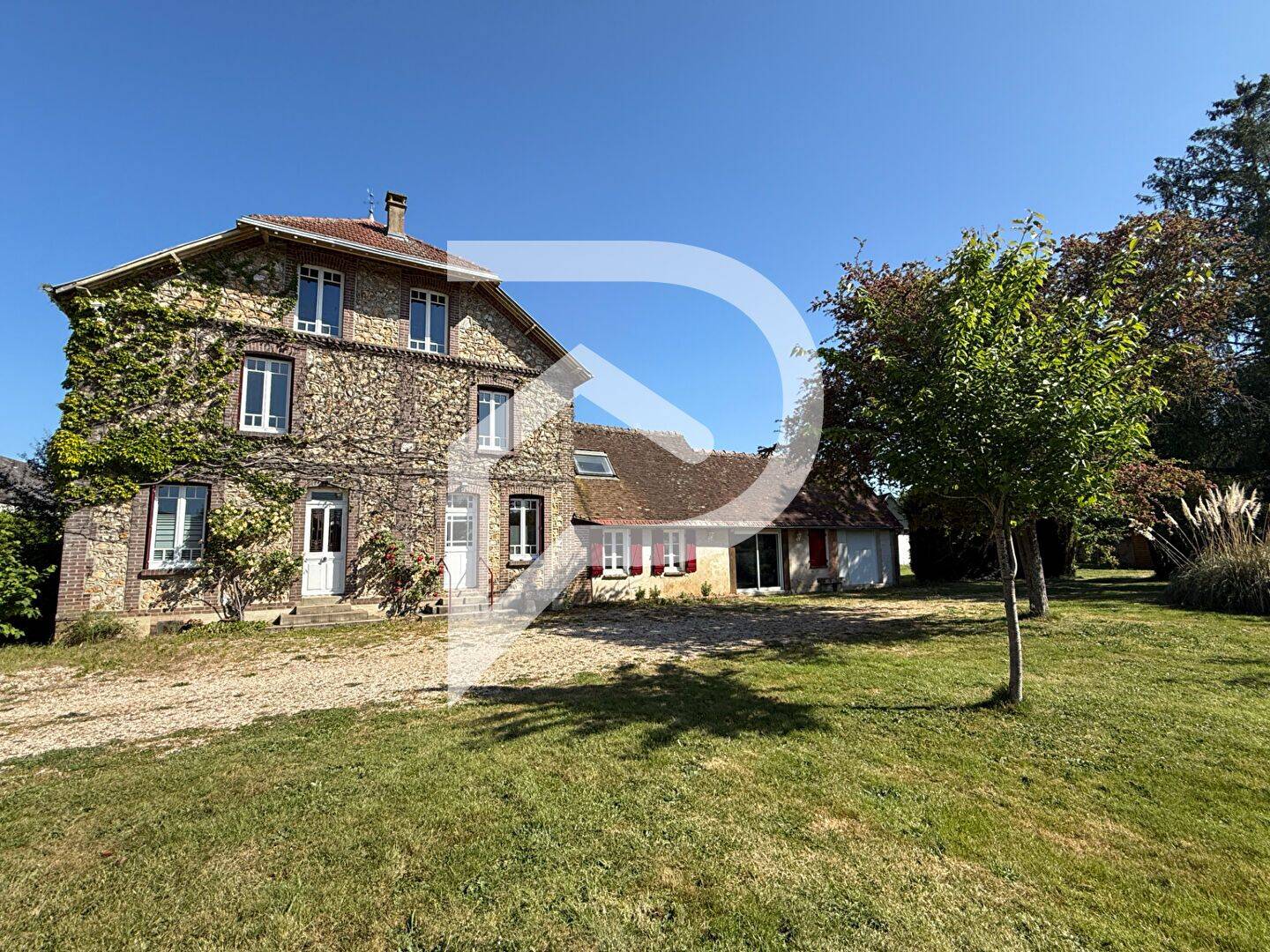 Maison 10 pièces 255 m² · à Évreux · 255 m² · 489 000 €