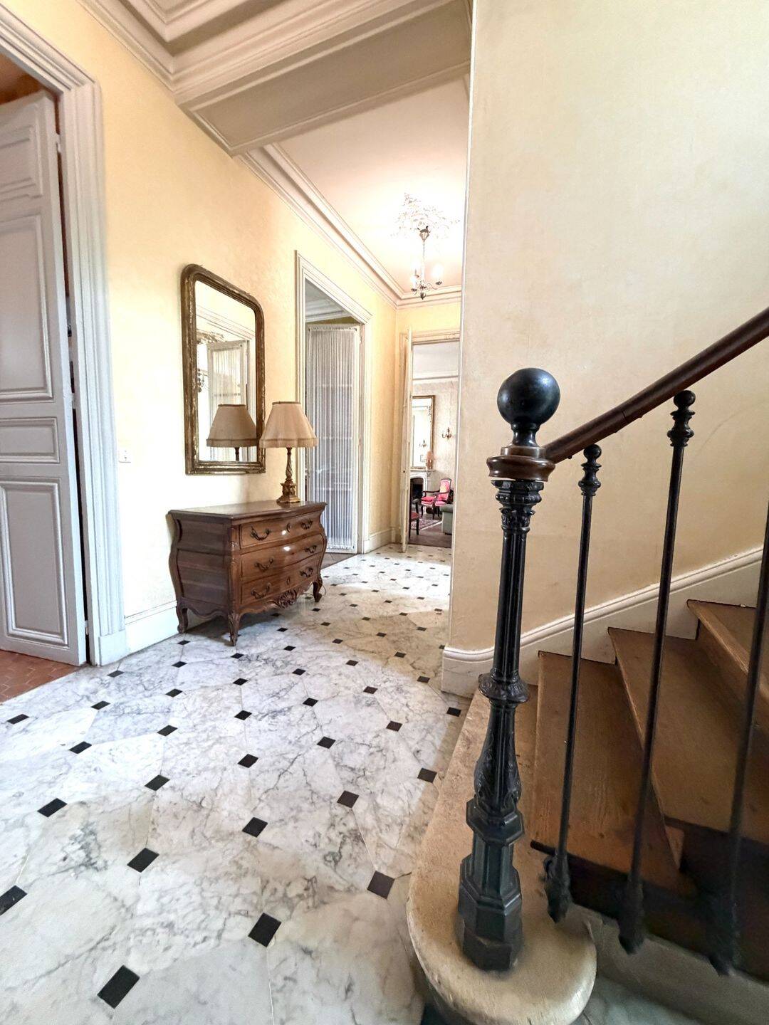 Maison 14 pièces 444 m² · à Orléans · 444 m² · 975 000 €