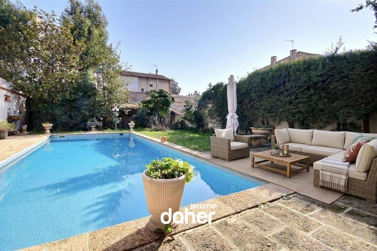 Maison 5 pièces 170 m² · à Marseille 11ème Arrondissement · 170 m² · 490 000 €