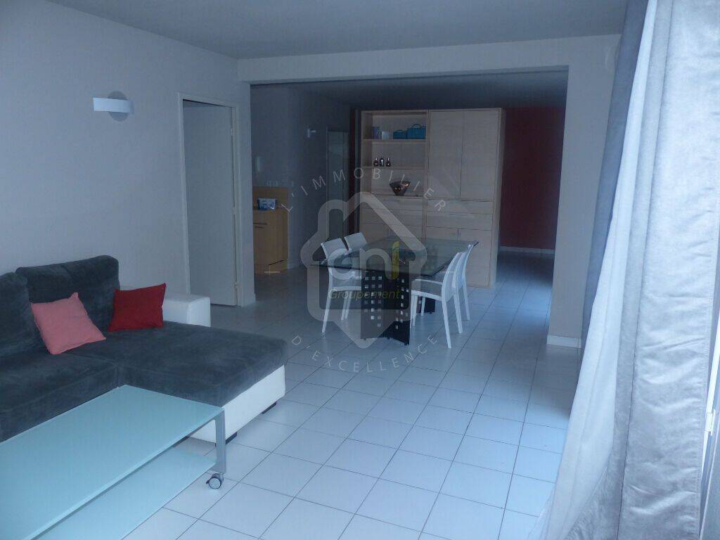 Appartement 2 pièces 57 m² · à Les Angles · 56,9 m² · 640 €