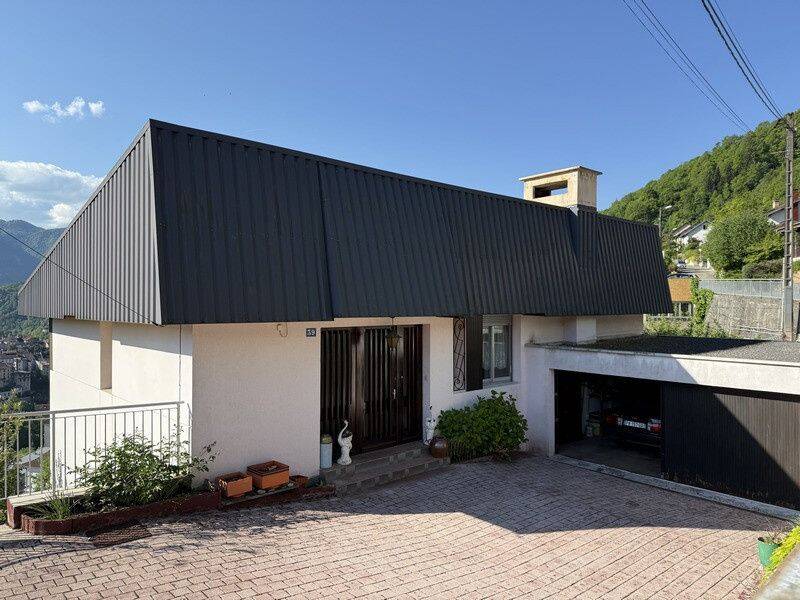 Maison 5 pièces 212 m² · à Saint-Claude · 212 m² · 262 500 €
