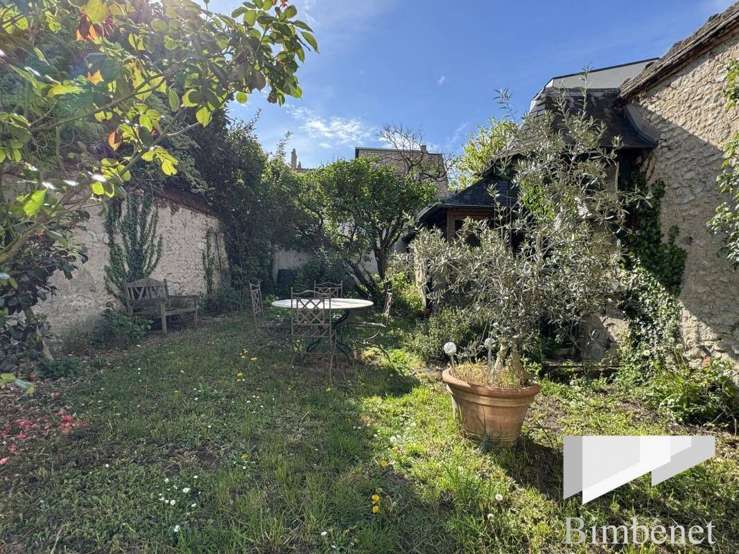 Maison 10 pièces 271 m² · à Orléans · 271 m² · 950 000 €