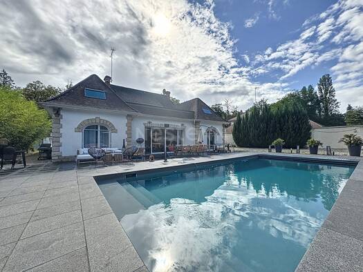 Maison à vendre 1 420 000 € 11 pièces 5 chambres 330 m² 4 770 m² de terrain Ouest Lamorlaye 60260