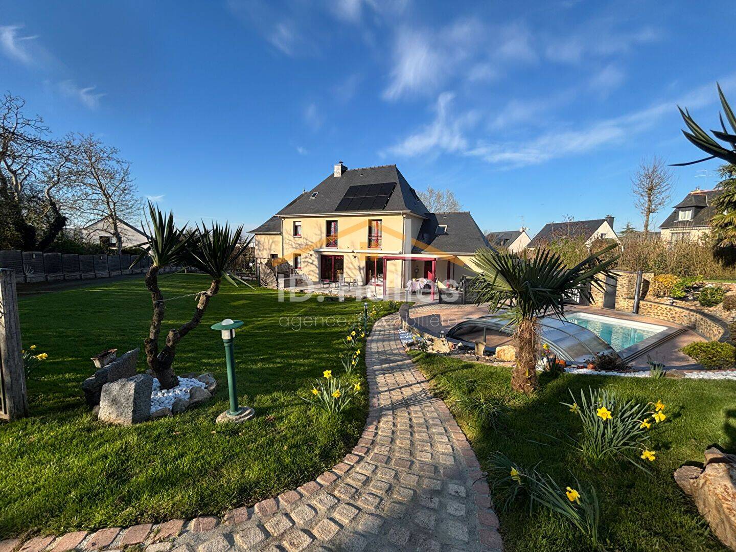 Maison 10 pièces 245 m² · à Janzé · 245 m² · 919 000 €