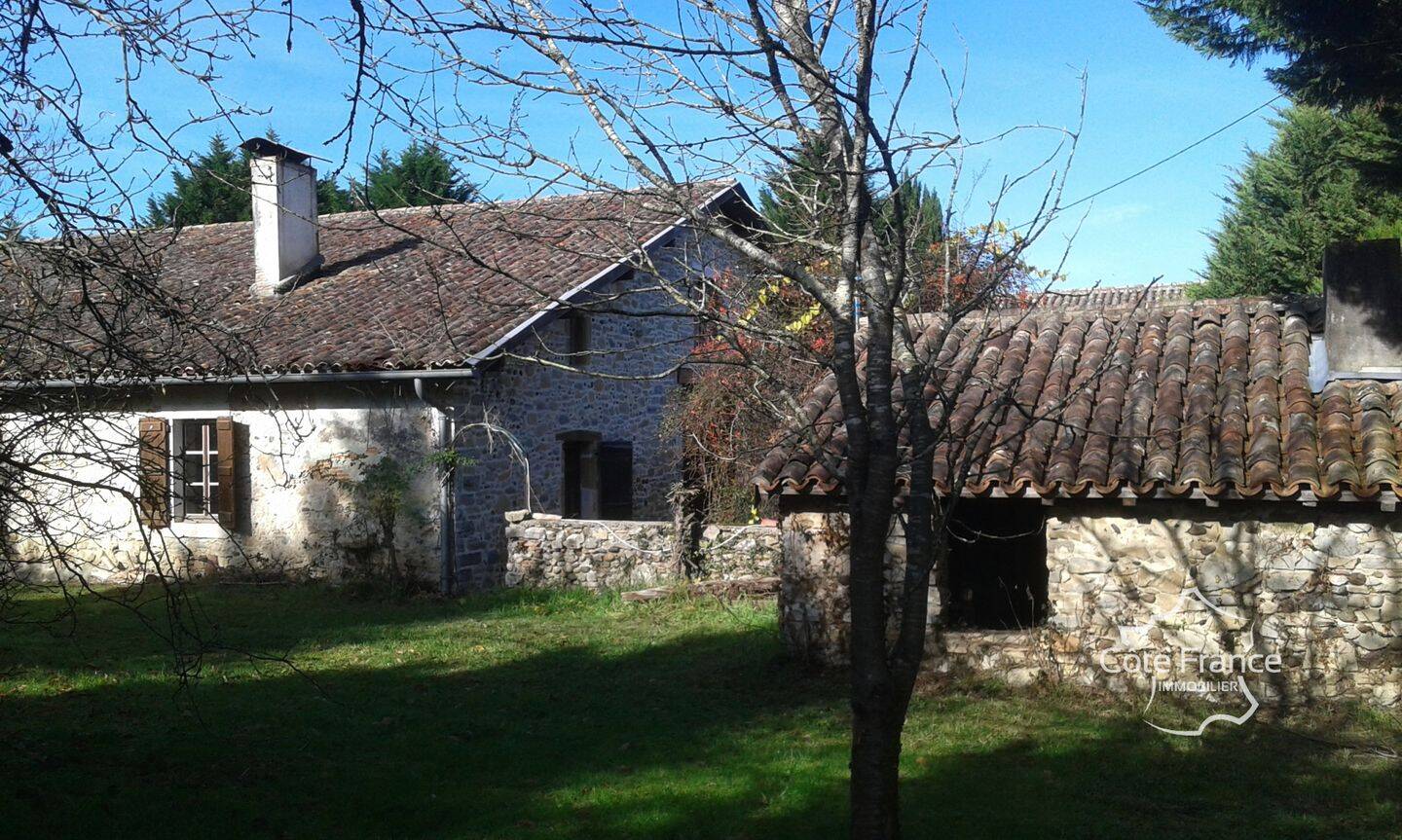 Maison 11 pièces 387 m² · à Saint-Étienne-d'Orthe · 387 m² · 545 000 €