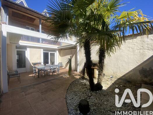 Maison de ville à vendre 296 000 € 7 pièces 6 chambres 180 m² 285 m² de terrain Vic-Fezensac 32190