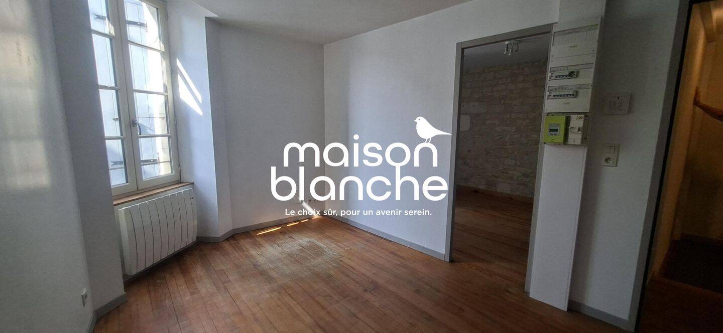 Appartement 2 pièces 27 m² · à Surgères · 27 m² · 440 €