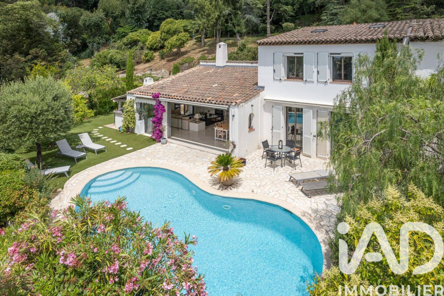 Maison 5 pièces 156 m² · à Villeneuve-Loubet · 156,1 m² · 1 890 000 €