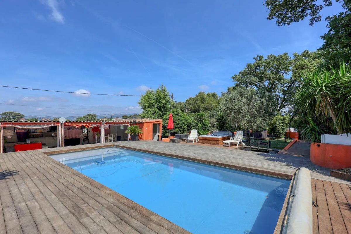 Maison 4 pièces 125 m² · à La Seyne-sur-Mer · 125 m² · 615 000 €