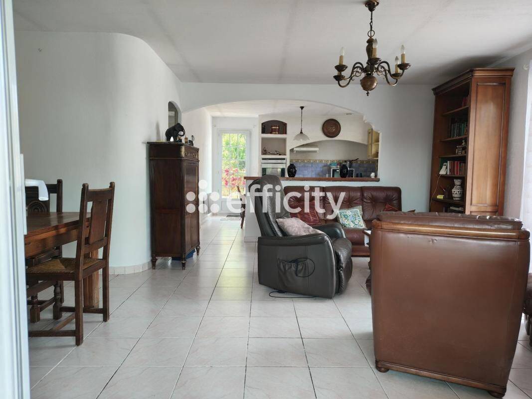 Maison 5 pièces 138 m² · à Ustaritz · 138 m² · 424 000 €