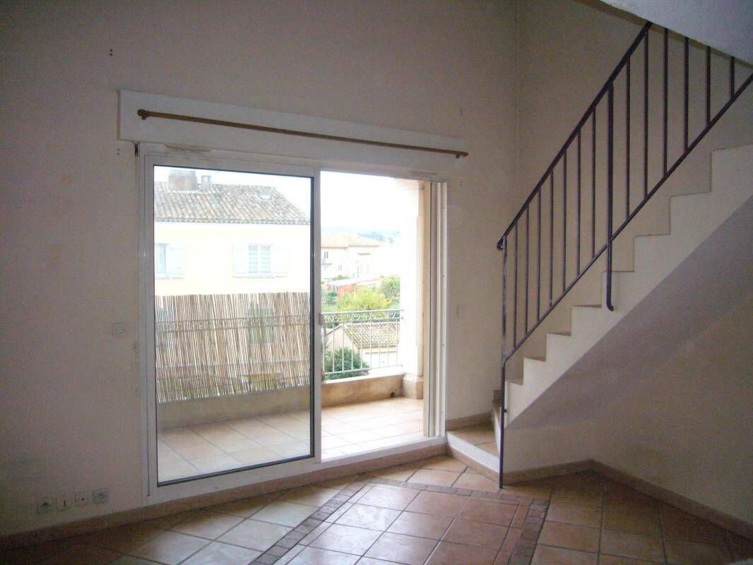 Appartement 3 pièces 63 m² · à Cogolin · 63 m² · 910 €