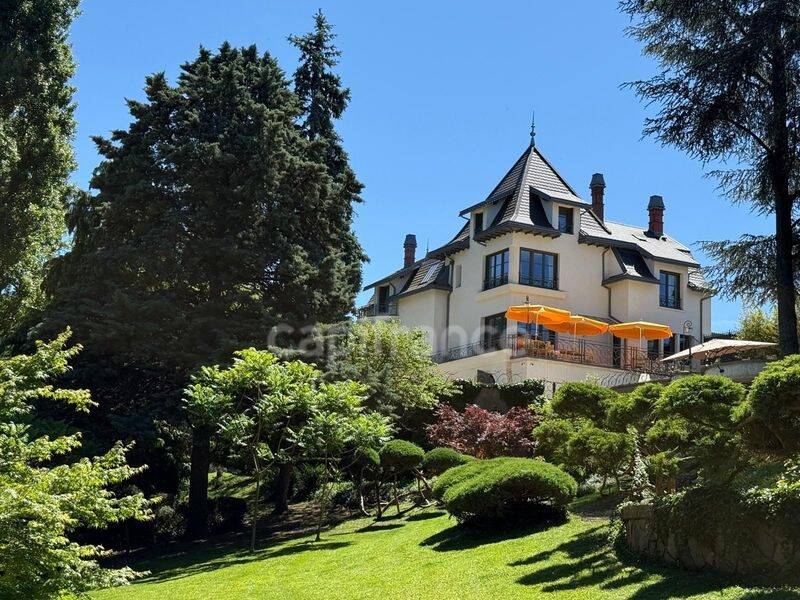 Maison 6 pièces 290 m² · à Roanne · 290 m² · 950 000 €
