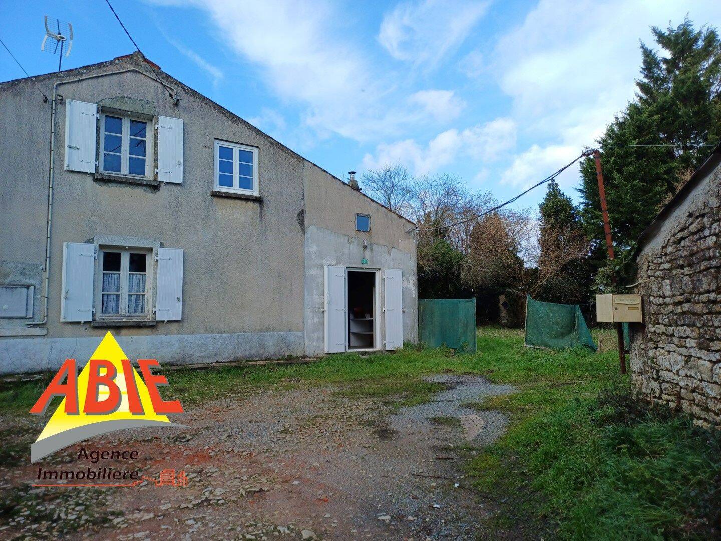 Maison 3 pièces 112 m² · à Saint-Hilaire-des-Loges · 112 m² · 96 750 €