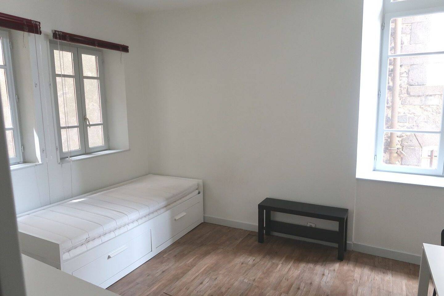 Appartement 1 pièce 16 m² · à Clermont-Ferrand · 16,3 m² · 400 €/mois