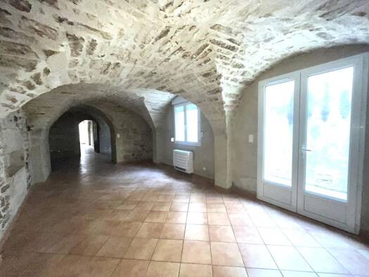 Maison de ville à louer 940 € 4 pièces 3 chambres 101,7 m² 70 m² de terrain Vergèze 30310