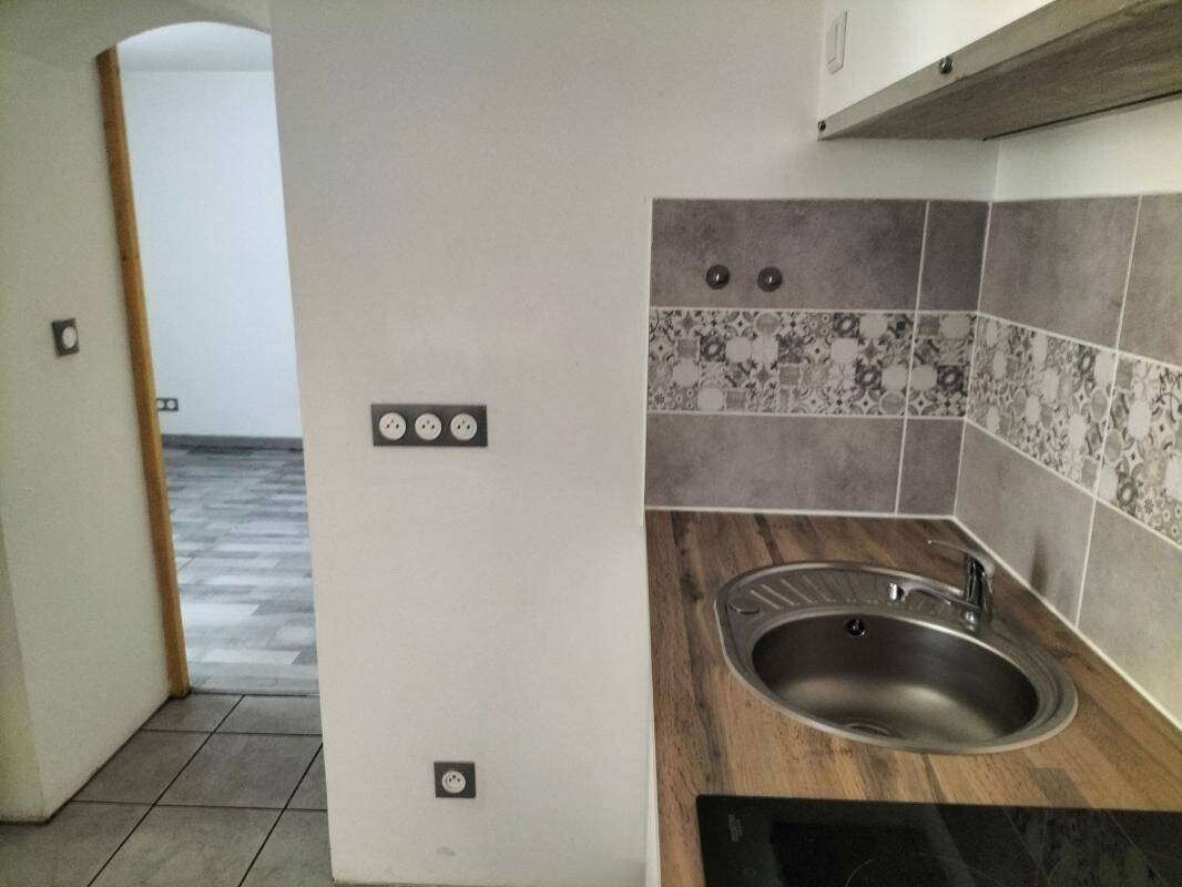 Appartement 1 pièce 20 m² · à La Crau · 20 m² · 550 €
