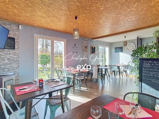 Local commercial à vendre 325 000 € 300 m² de surface de vente Bussière-Poitevine 87320