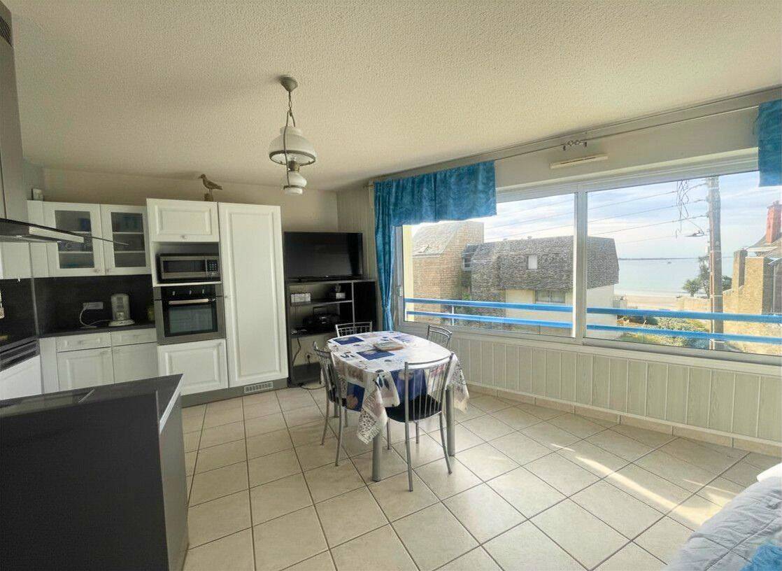 Appartement 3 pièces 57 m² · à Larmor-Plage · 57 m² · 925 €