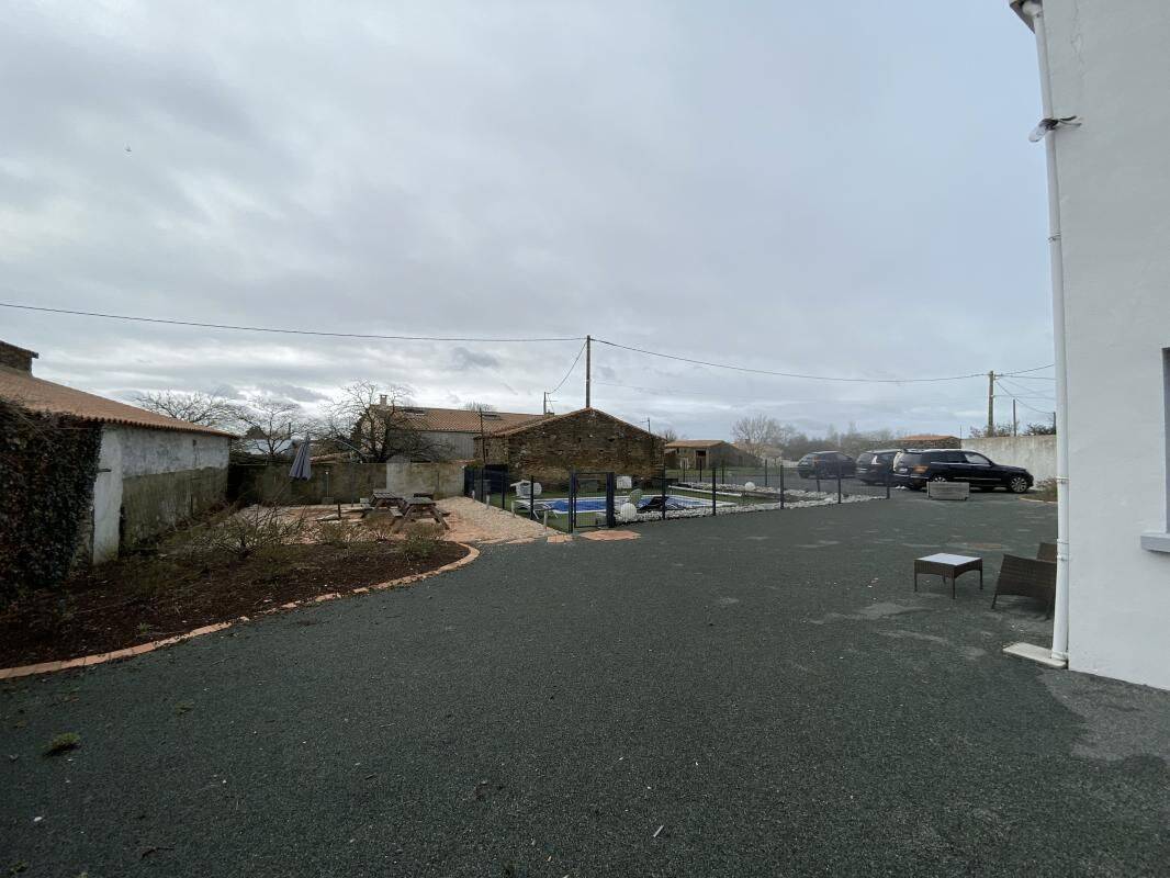 Maison 1 pièce 100 m² · à Vendrennes · 100 m² · 257 900 €