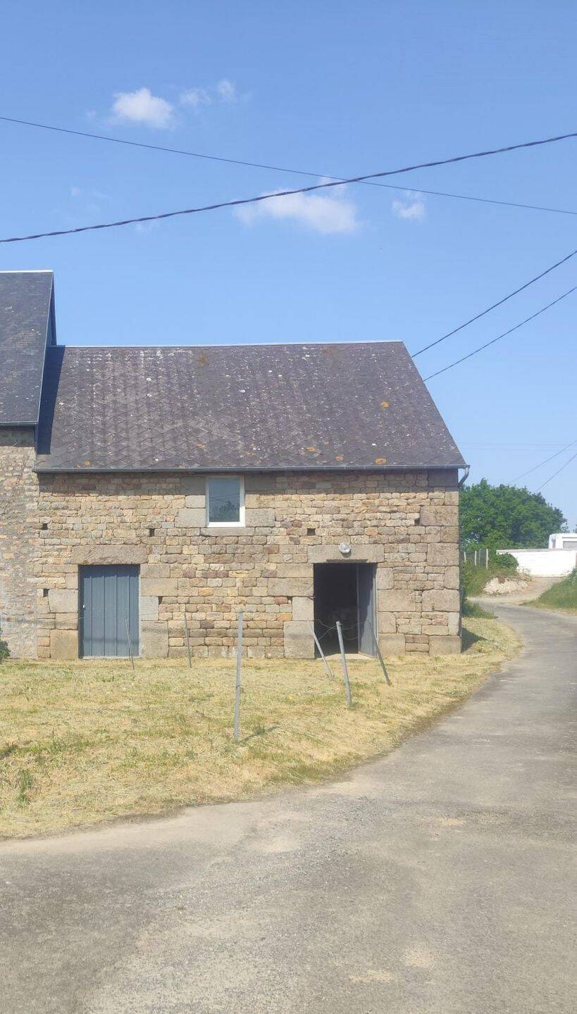 Maison 2 pièces 110 m² · à Saint-Brice-de-Landelles · 110 m² · 22 800 €