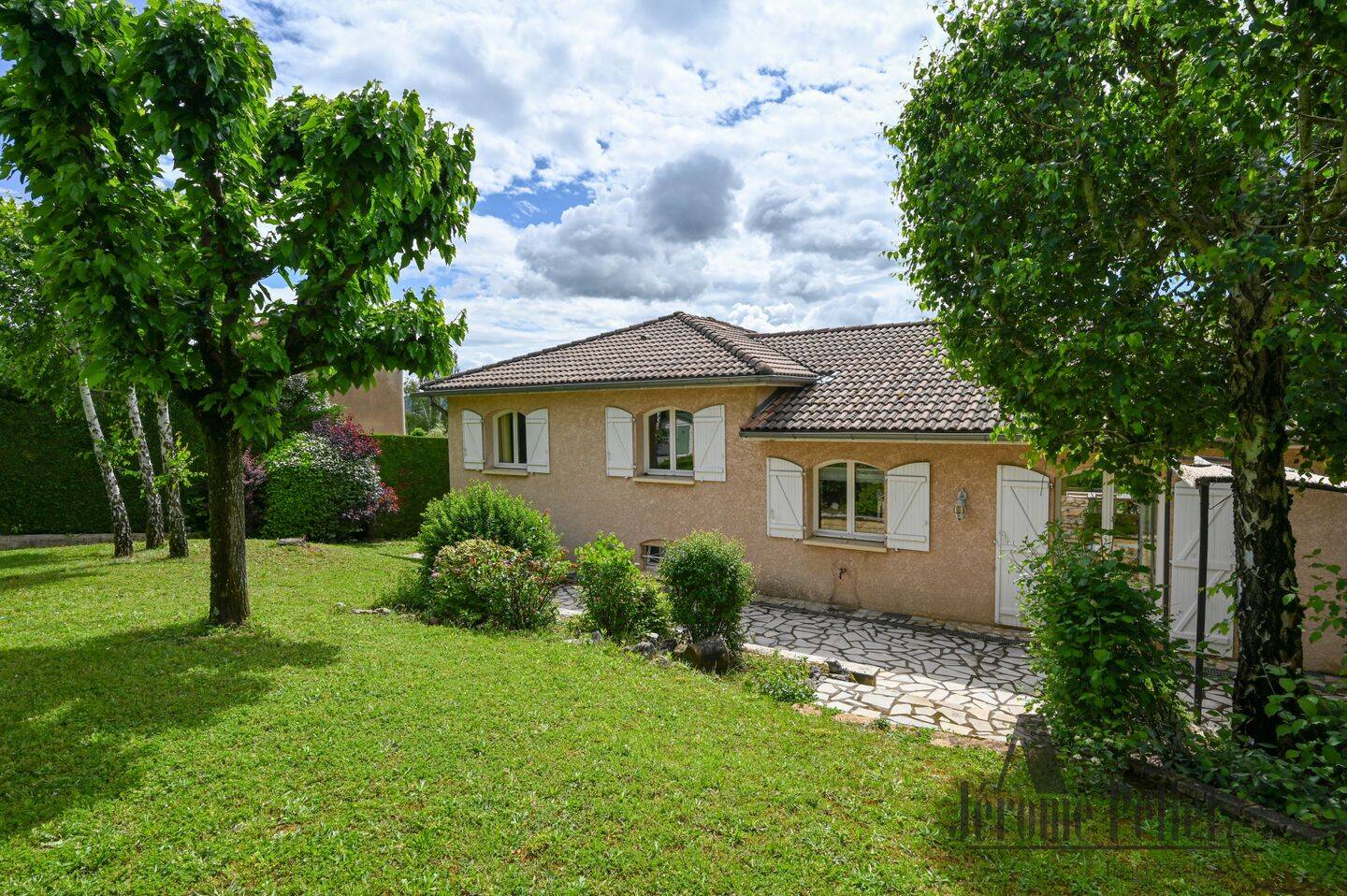 Maison 6 pièces 110 m² · à Communay · 110 m² · 485 000 €
