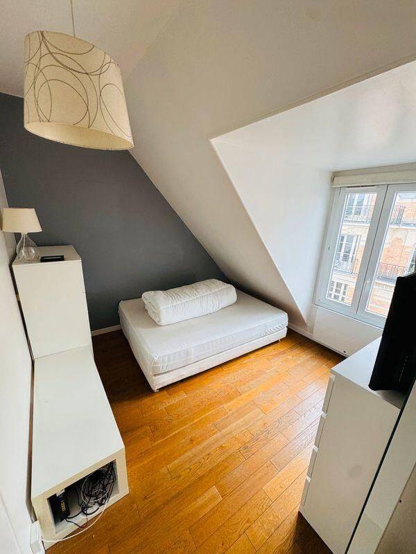 Appartement 1 pièce 18 m² · à Paris 6ème Arrondissement · 18 m² · 900 €