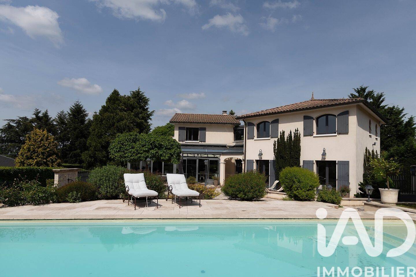 Maison 8 pièces 350 m² · à La Tour-de-Salvagny · 350 m² · 1 250 000 €