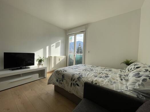 Appartement à louer 850 € 1 pièce 25 m² Étage 2/3 Thyez 74300