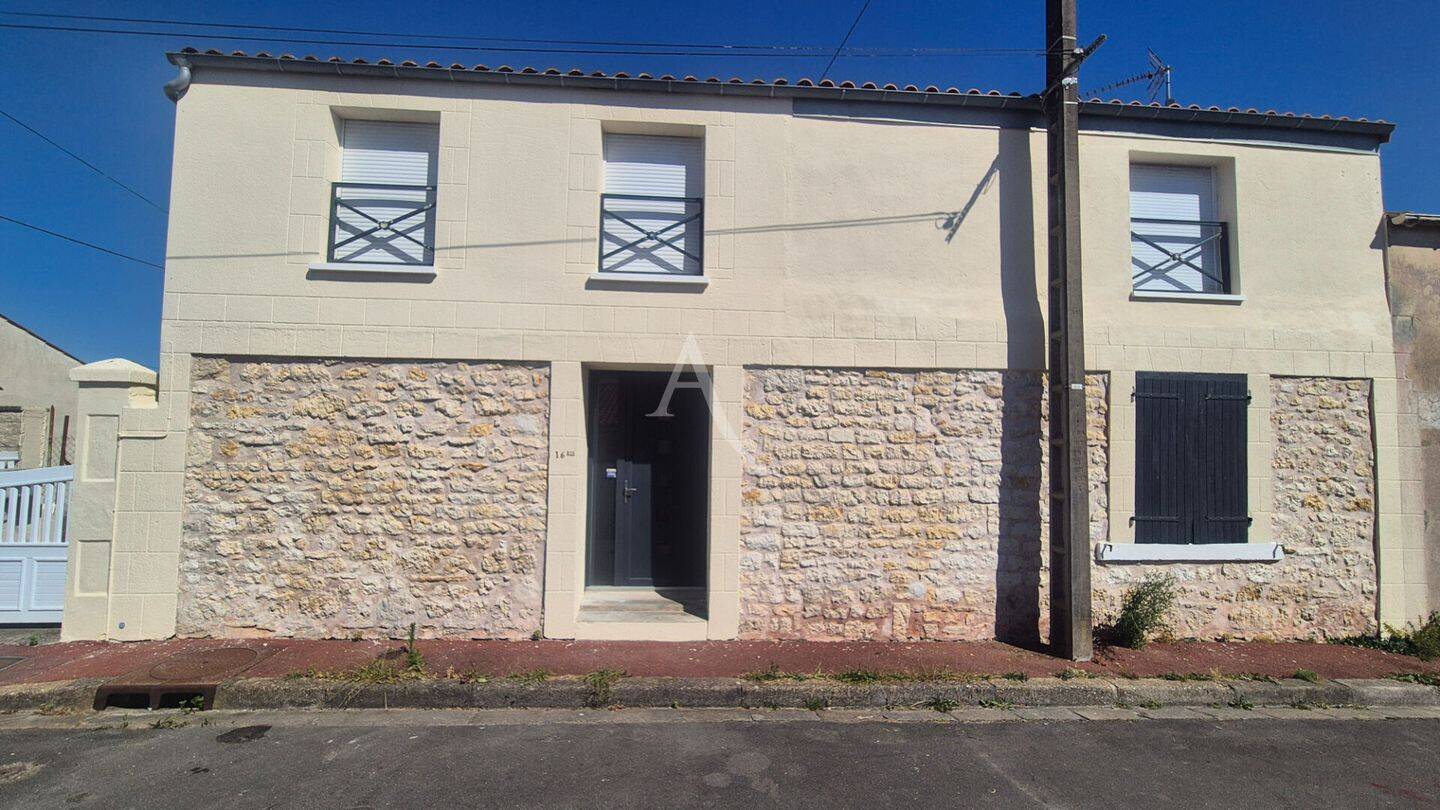 Maison 4 pièces 137 m² · à Rochefort · 137 m² · 273 000 €