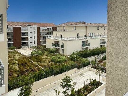 Appartement 3 pièces 66 m² · à La Londe-les-Maures · 65,6 m² · 1 040 €/mois